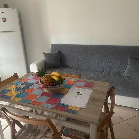 Airport Apartment Alloggio Turistico T&C Fiumicino Dış mekan fotoğraf